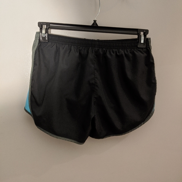 Nike Dri-Fit Women's Athletic Running Shorts - Picture 3 of 3